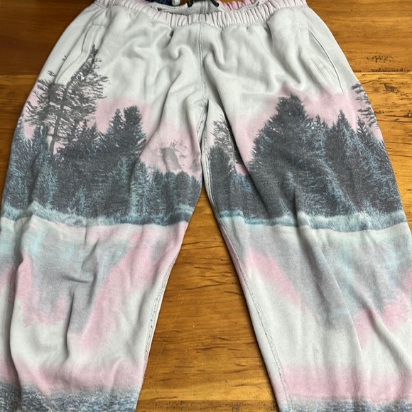 Roots Printed Sweatpants - Picture 2 of 8
